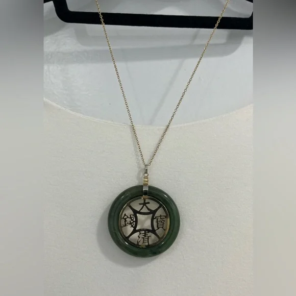 JADEITE Green and Gold-Tone Pendant - Picture 6 of 11